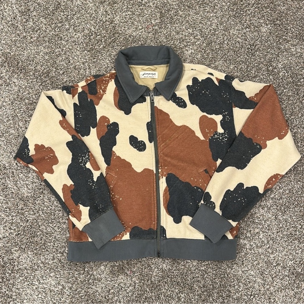 🍀 FREE PEOPLE Cabin Cardi Cozy Zip Up Fleece Bomber Jacket Happy Cow Print Med - Picture 7 of 8